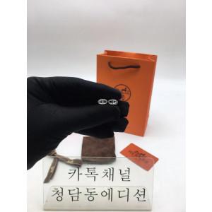 에르메스 hermes 샹달 귀걸이 (V-gold소재) (골드,화이트골드 2color)