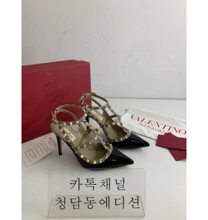 발렌티노 락스터드 펌프스 (6.9cm, 9.5cm)