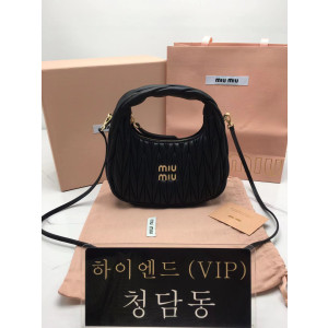 미우미우 miu miu 완더 마테라쎄 호보백 스몰