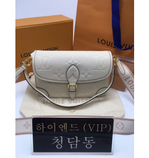 루이비통 lv 다이앤 m46386 (블랙/화이트)