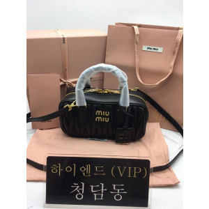 미우미우 miu miu 마테라쎄 볼링백