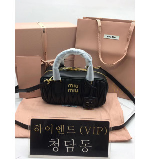 미우미우 miu miu 마테라쎄 볼링백