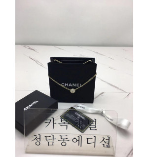 샤넬 chanel 화이트 라운드 비니 목걸이