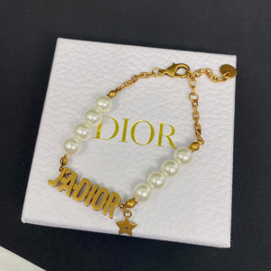 디올 dior ja 레터링 펄 브레이슬릿