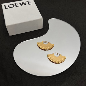 로에베 loewe scallop 귀걸이