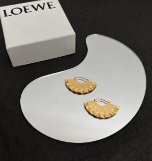 로에베 loewe scallop 귀걸이